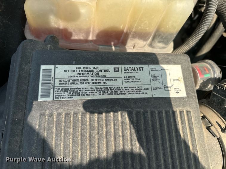 image for item EE7612 2006 Chevrolet Suburban 2500 SUV