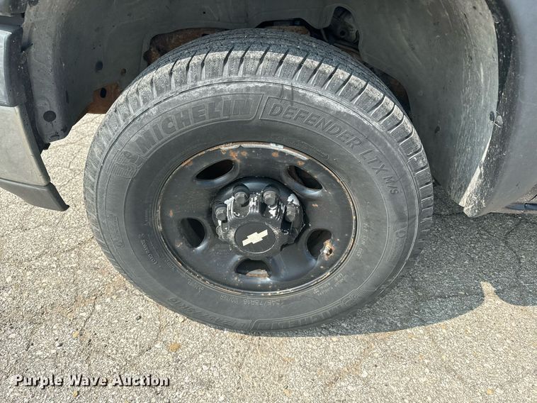 image for item EE7612 2006 Chevrolet Suburban 2500 SUV