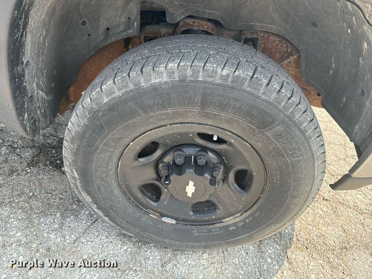 image for item EE7612 2006 Chevrolet Suburban 2500 SUV