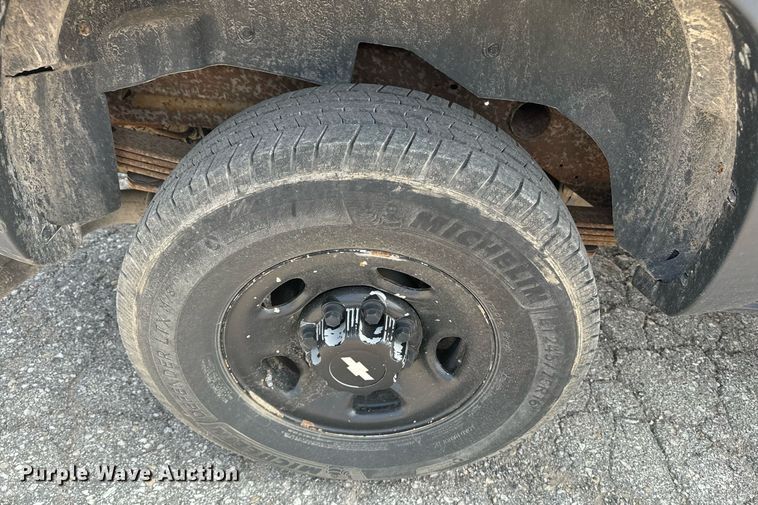 image for item EE7612 2006 Chevrolet Suburban 2500 SUV