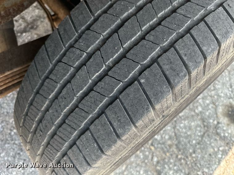 image for item EE7612 2006 Chevrolet Suburban 2500 SUV