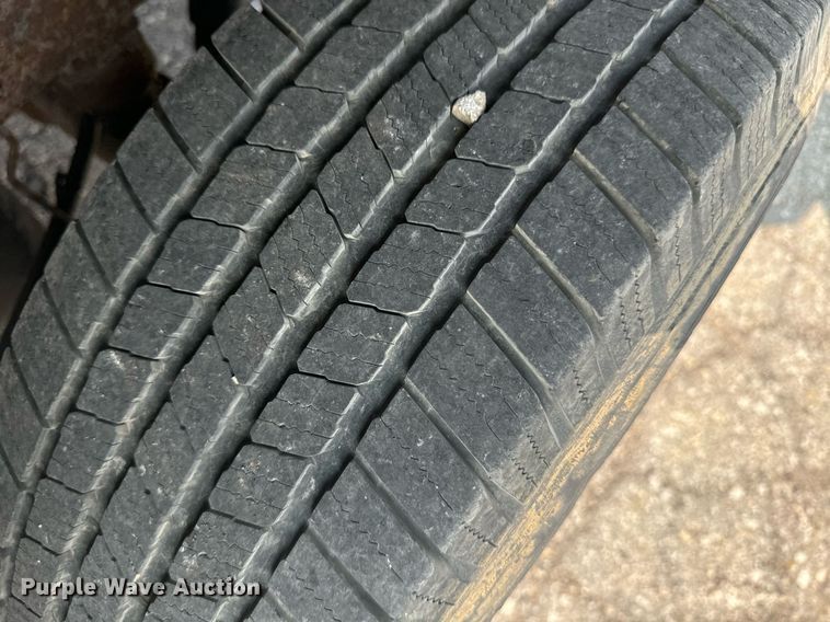 image for item EE7612 2006 Chevrolet Suburban 2500 SUV