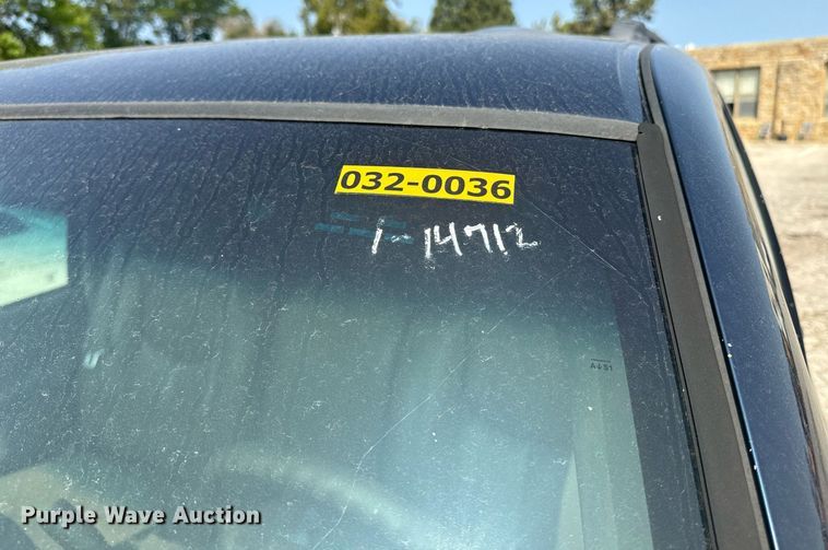 image for item EE7612 2006 Chevrolet Suburban 2500 SUV