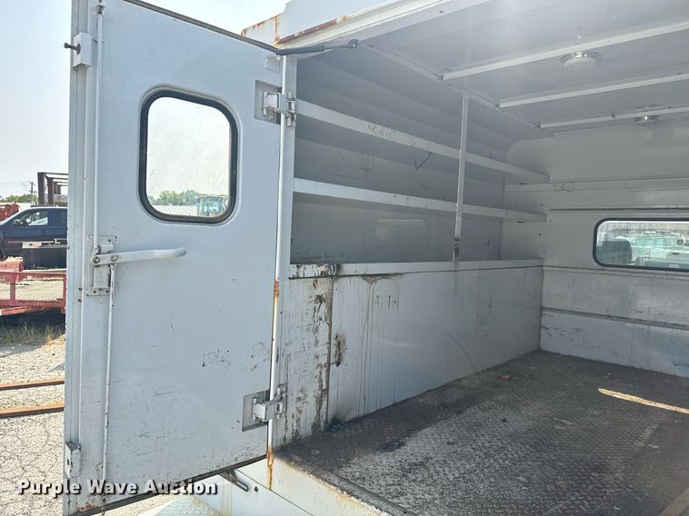 image for item EE7622 2011 Ford F350 Super Duty Crew Cab utility bed pickup truck