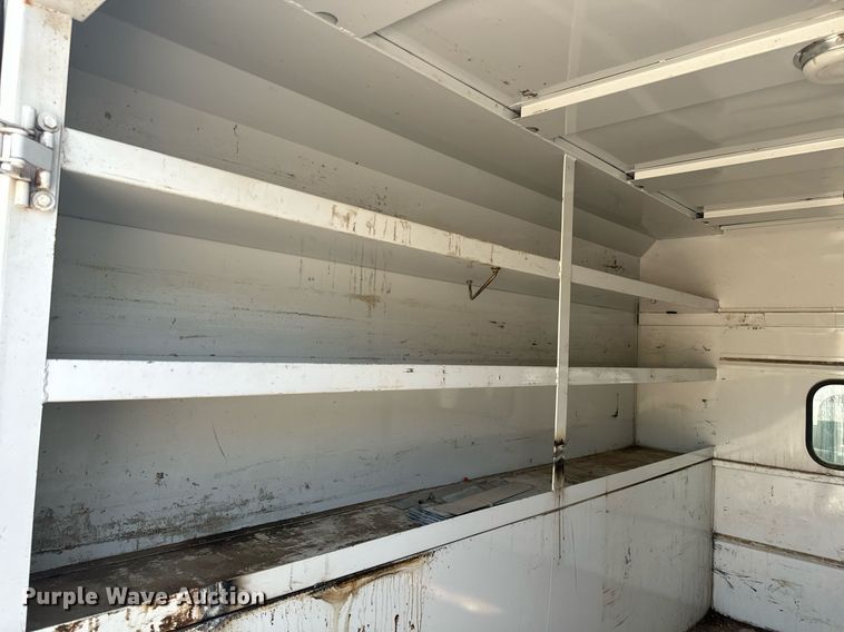 image for item EE7622 2011 Ford F350 Super Duty Crew Cab utility bed pickup truck