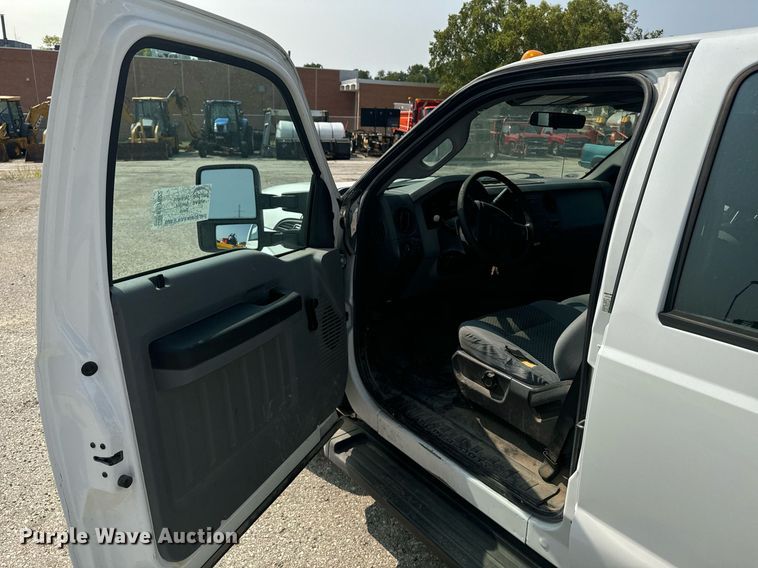 image for item EE7622 2011 Ford F350 Super Duty Crew Cab utility bed pickup truck