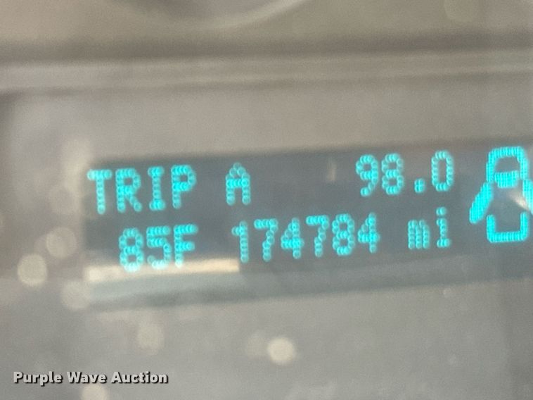 image for item EE7622 2011 Ford F350 Super Duty Crew Cab utility bed pickup truck