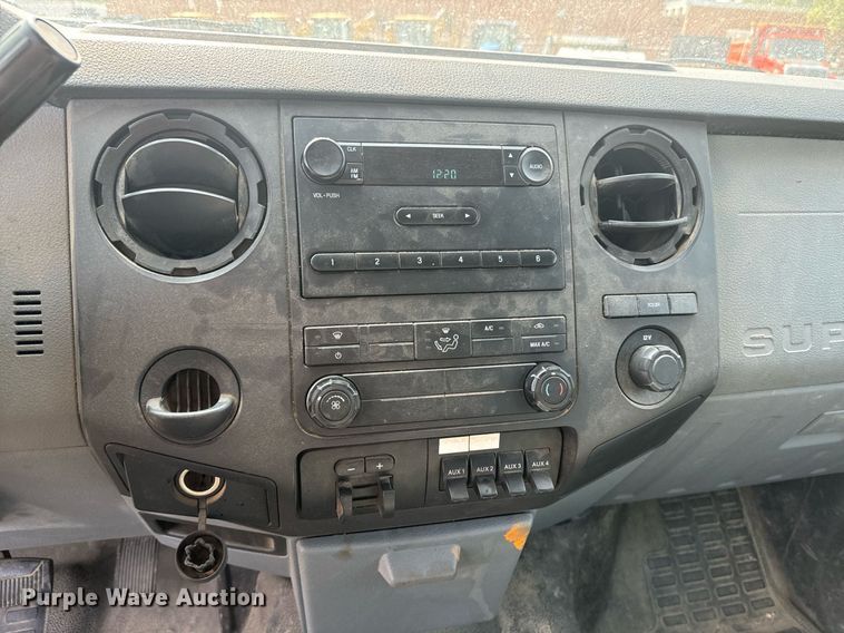 image for item EE7622 2011 Ford F350 Super Duty Crew Cab utility bed pickup truck