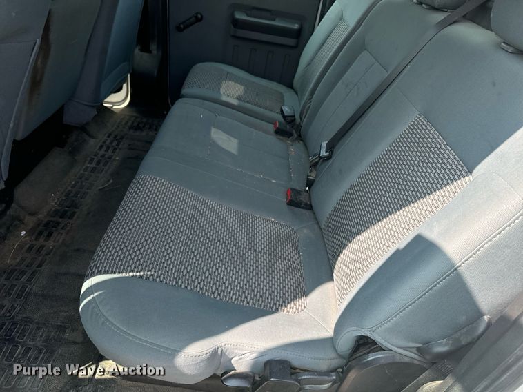 image for item EE7622 2011 Ford F350 Super Duty Crew Cab utility bed pickup truck