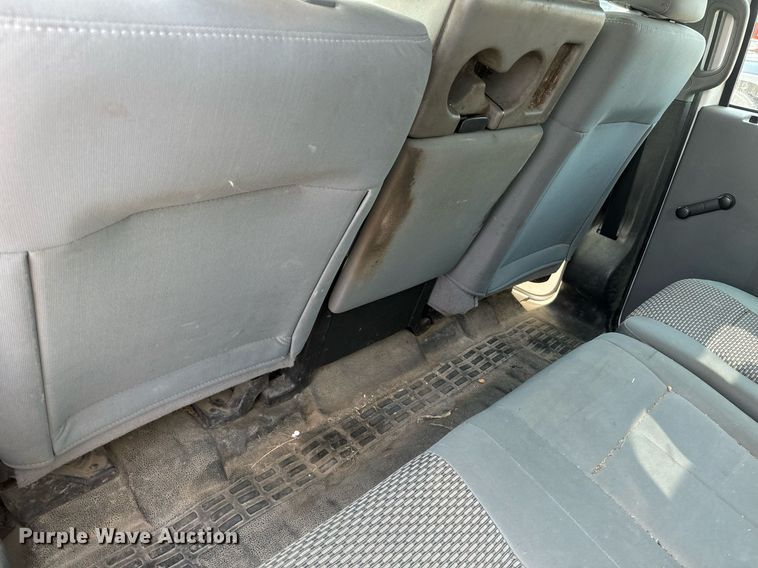 image for item EE7622 2011 Ford F350 Super Duty Crew Cab utility bed pickup truck