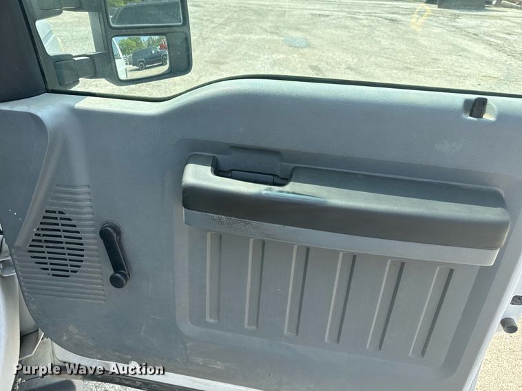 image for item EE7622 2011 Ford F350 Super Duty Crew Cab utility bed pickup truck