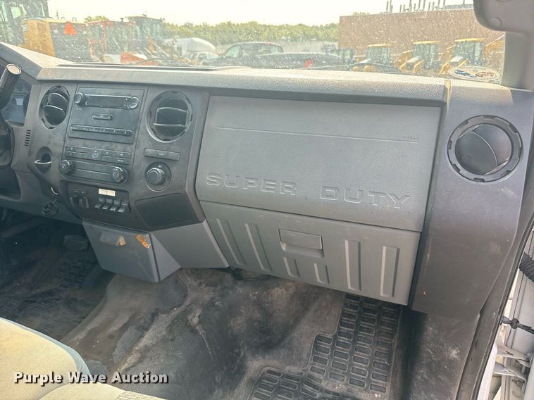 image for item EE7622 2011 Ford F350 Super Duty Crew Cab utility bed pickup truck