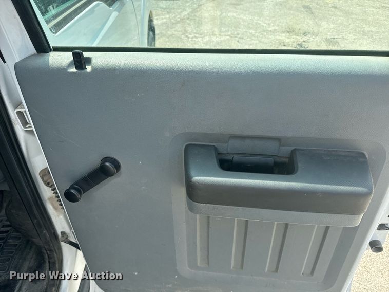 image for item EE7622 2011 Ford F350 Super Duty Crew Cab utility bed pickup truck