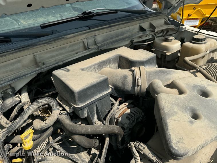 image for item EE7622 2011 Ford F350 Super Duty Crew Cab utility bed pickup truck