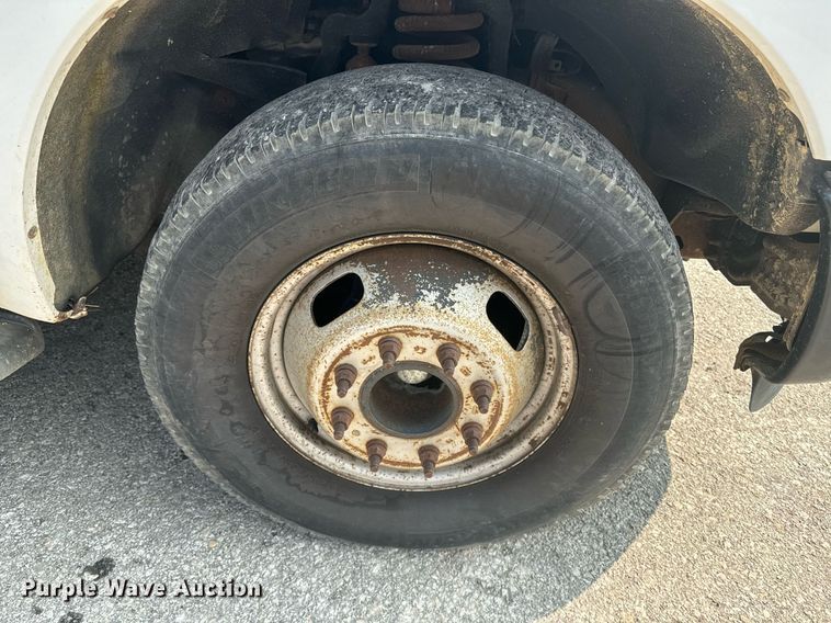 image for item EE7622 2011 Ford F350 Super Duty Crew Cab utility bed pickup truck