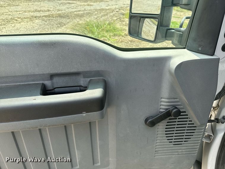 image for item EE7624 2012 Ford F450 Super Duty SuperCab utility / service truck