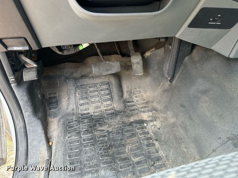 image for item EE7624 2012 Ford F450 Super Duty SuperCab utility / service truck