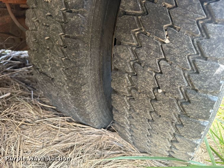 image for item EE7624 2012 Ford F450 Super Duty SuperCab utility / service truck