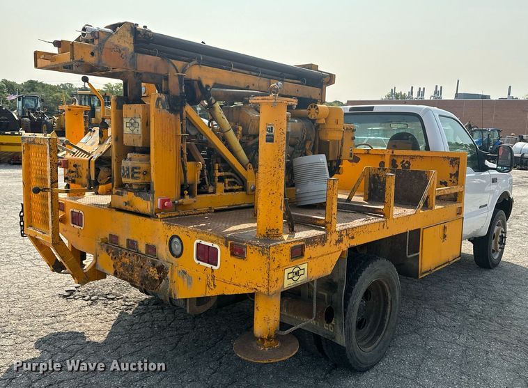 image for item EE7625 1999 Ford F550 drilling rig truck