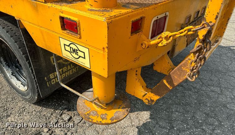 image for item EE7625 1999 Ford F550 drilling rig truck