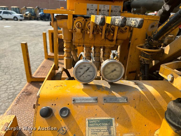 image for item EE7625 1999 Ford F550 drilling rig truck