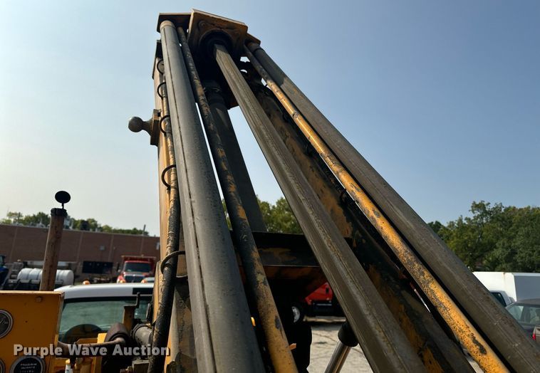 image for item EE7625 1999 Ford F550 drilling rig truck