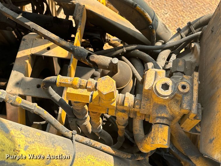 image for item EE7625 1999 Ford F550 drilling rig truck