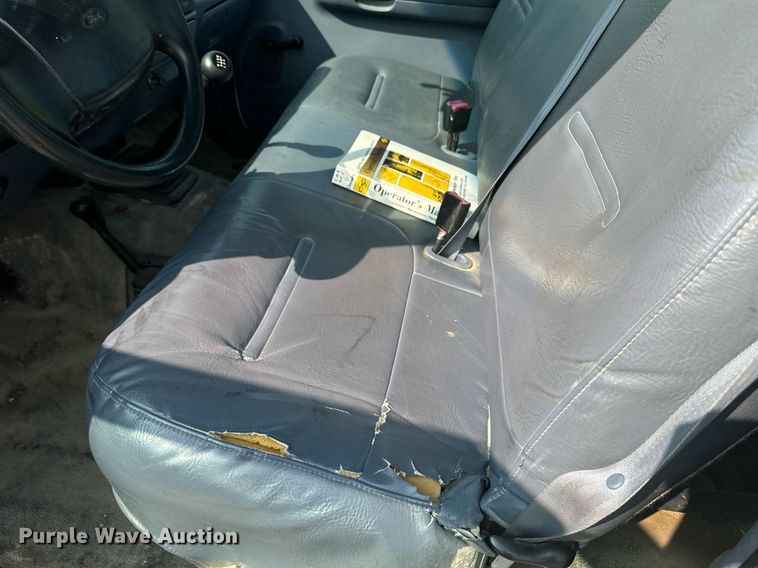 image for item EE7625 1999 Ford F550 drilling rig truck