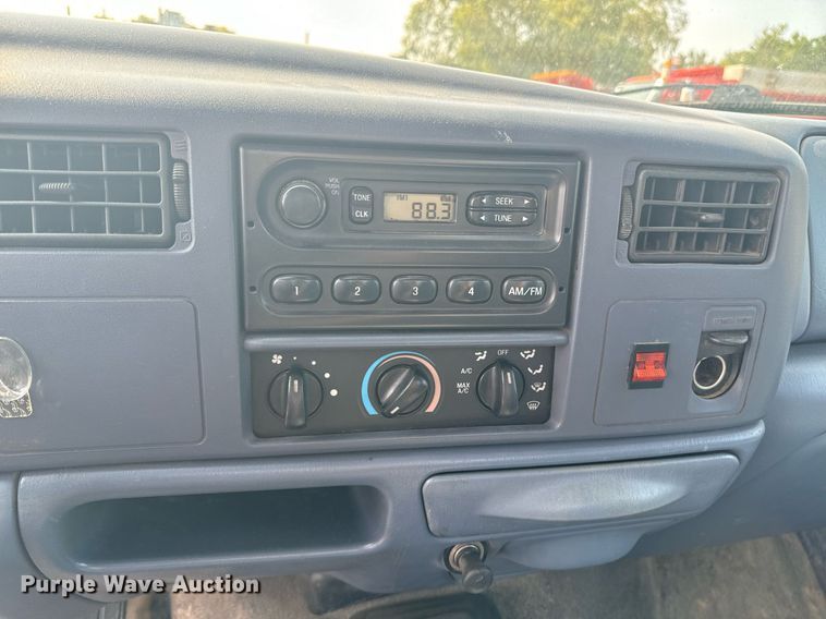 image for item EE7625 1999 Ford F550 drilling rig truck