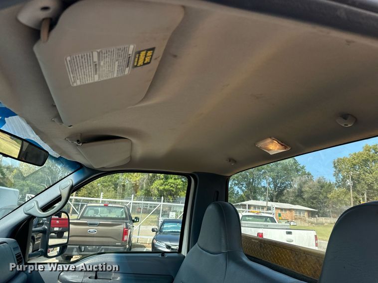 image for item EE7625 1999 Ford F550 drilling rig truck