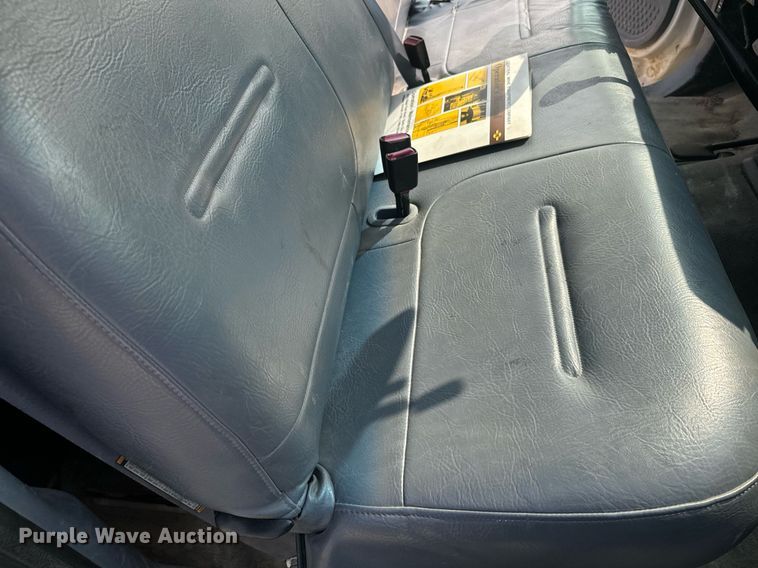 image for item EE7625 1999 Ford F550 drilling rig truck