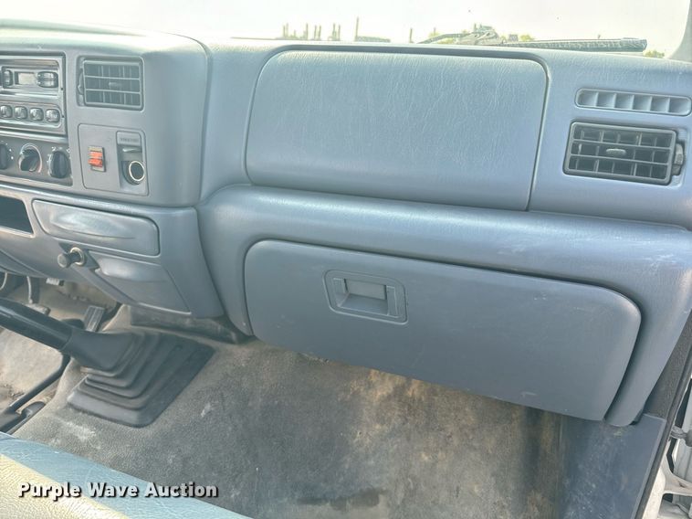 image for item EE7625 1999 Ford F550 drilling rig truck