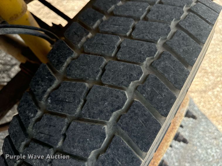 image for item EE7625 1999 Ford F550 drilling rig truck