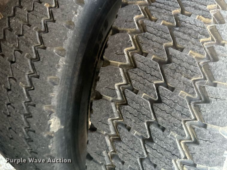 image for item EE7625 1999 Ford F550 drilling rig truck