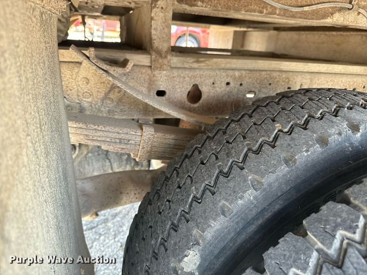 image for item EE7625 1999 Ford F550 drilling rig truck