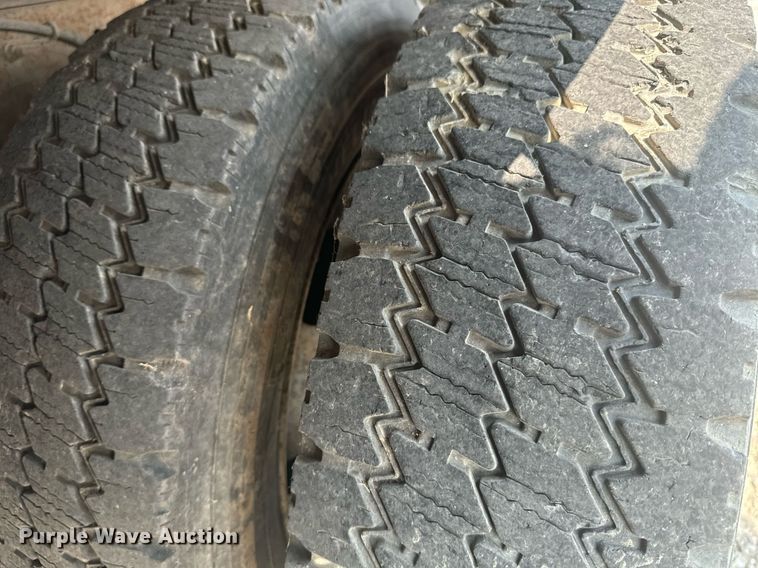 image for item EE7625 1999 Ford F550 drilling rig truck