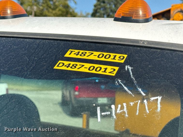 image for item EE7625 1999 Ford F550 drilling rig truck