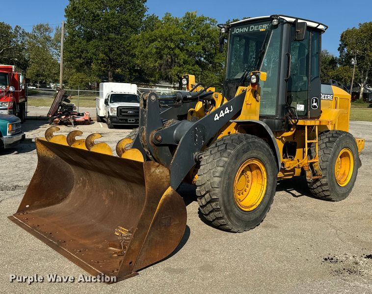 image for item EE7626 2005 John Deere 444J wheel loader