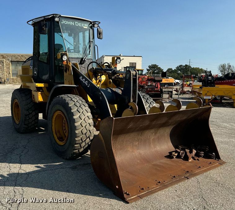 image for item EE7626 2005 John Deere 444J wheel loader