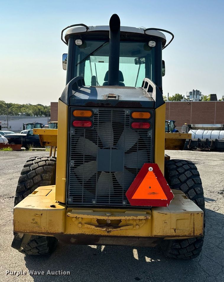 image for item EE7626 2005 John Deere 444J wheel loader