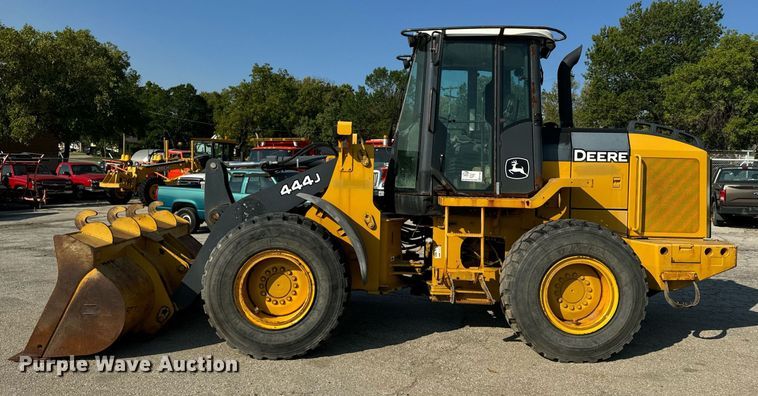 image for item EE7626 2005 John Deere 444J wheel loader