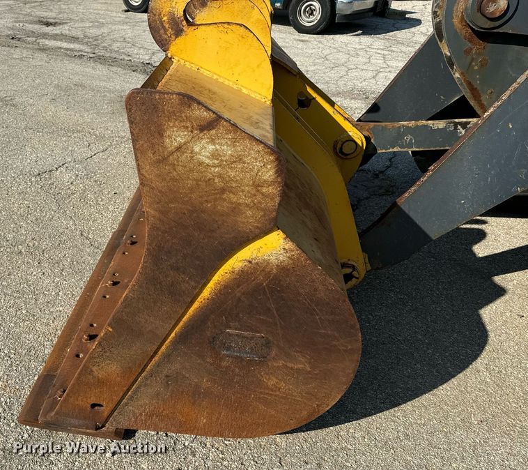 image for item EE7626 2005 John Deere 444J wheel loader
