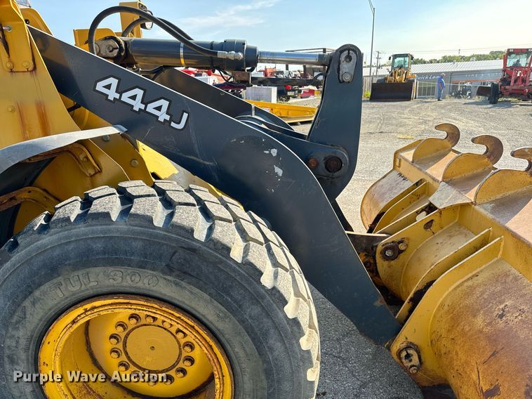 image for item EE7626 2005 John Deere 444J wheel loader