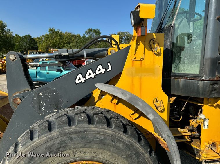 image for item EE7626 2005 John Deere 444J wheel loader