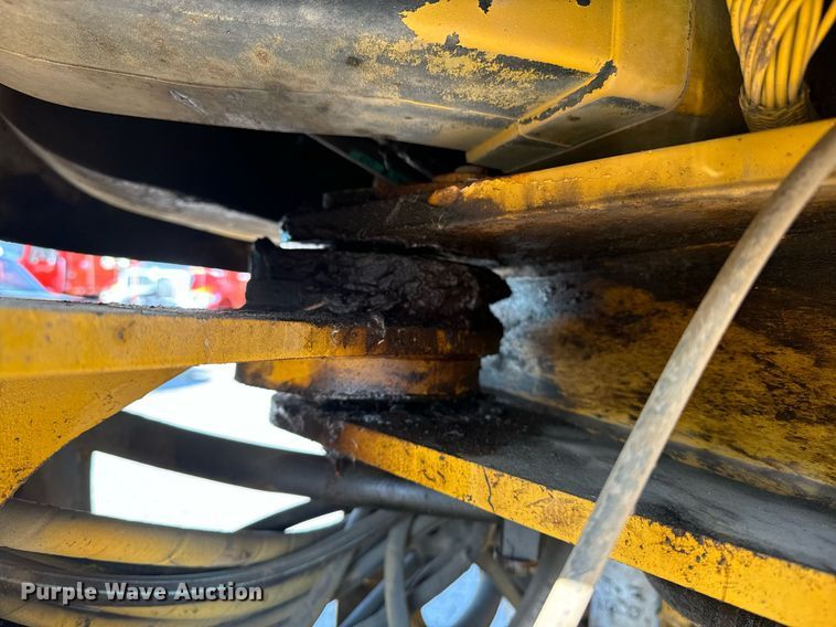 image for item EE7626 2005 John Deere 444J wheel loader