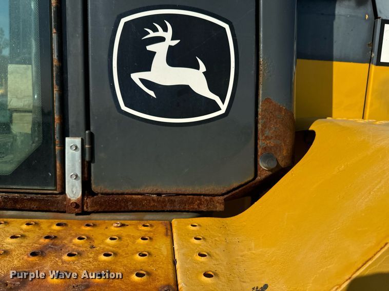 image for item EE7626 2005 John Deere 444J wheel loader