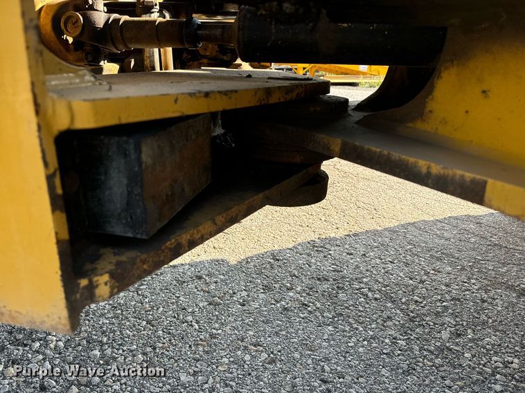 image for item EE7626 2005 John Deere 444J wheel loader