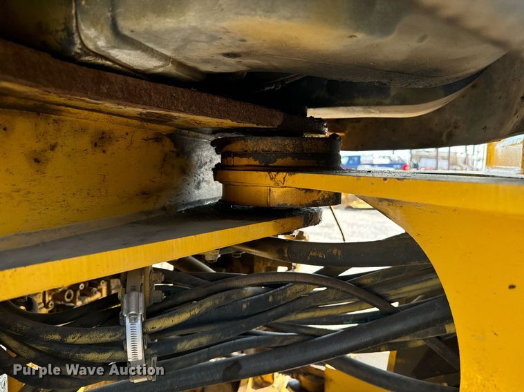 image for item EE7626 2005 John Deere 444J wheel loader