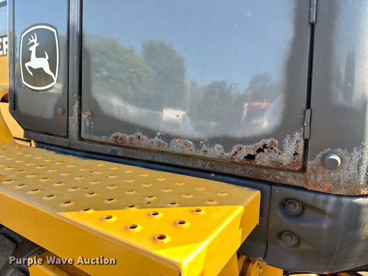 image for item EE7626 2005 John Deere 444J wheel loader