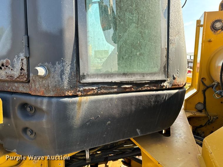 image for item EE7626 2005 John Deere 444J wheel loader